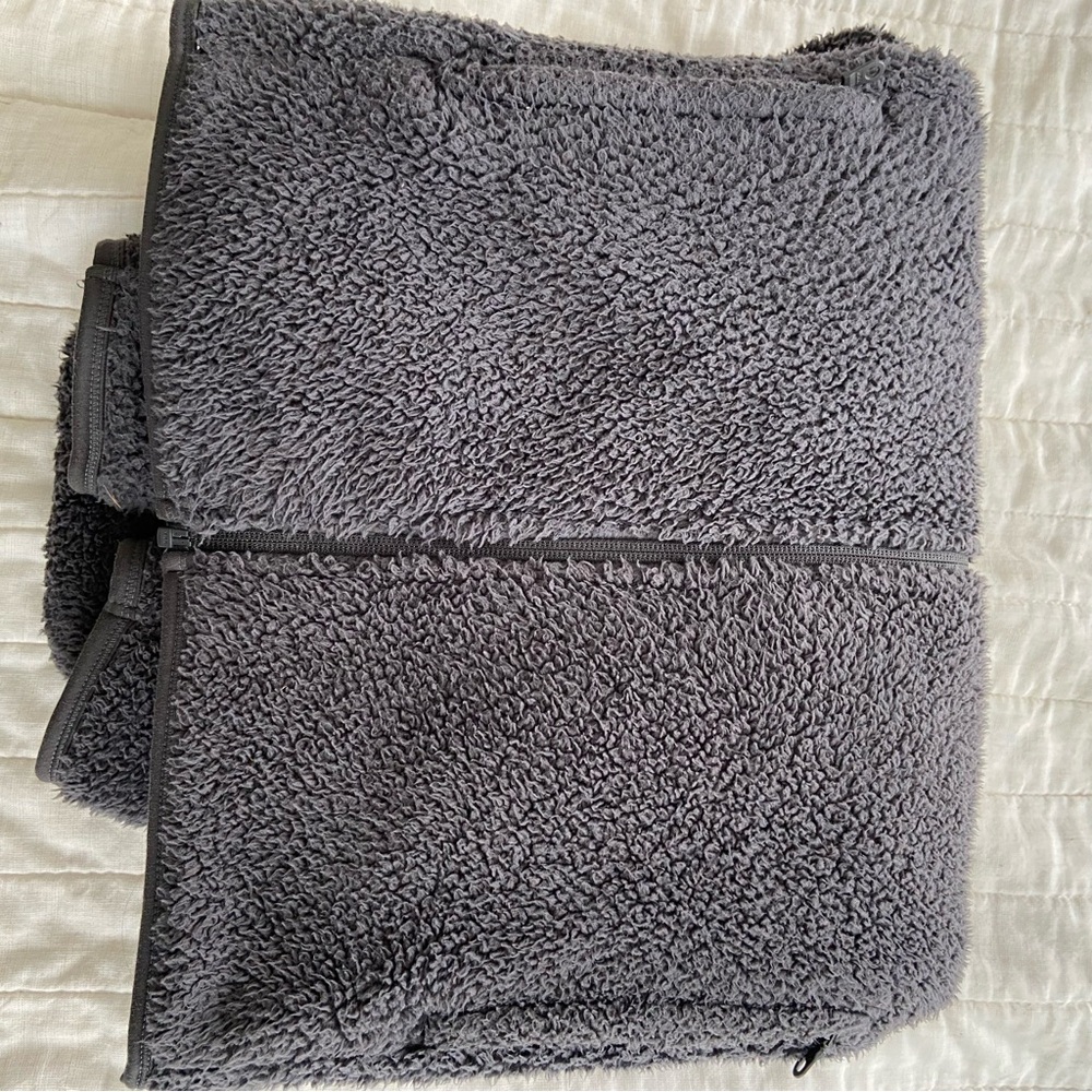 Girlfriend collective full zip fleece jacket in Moon - Picture 4 of 8